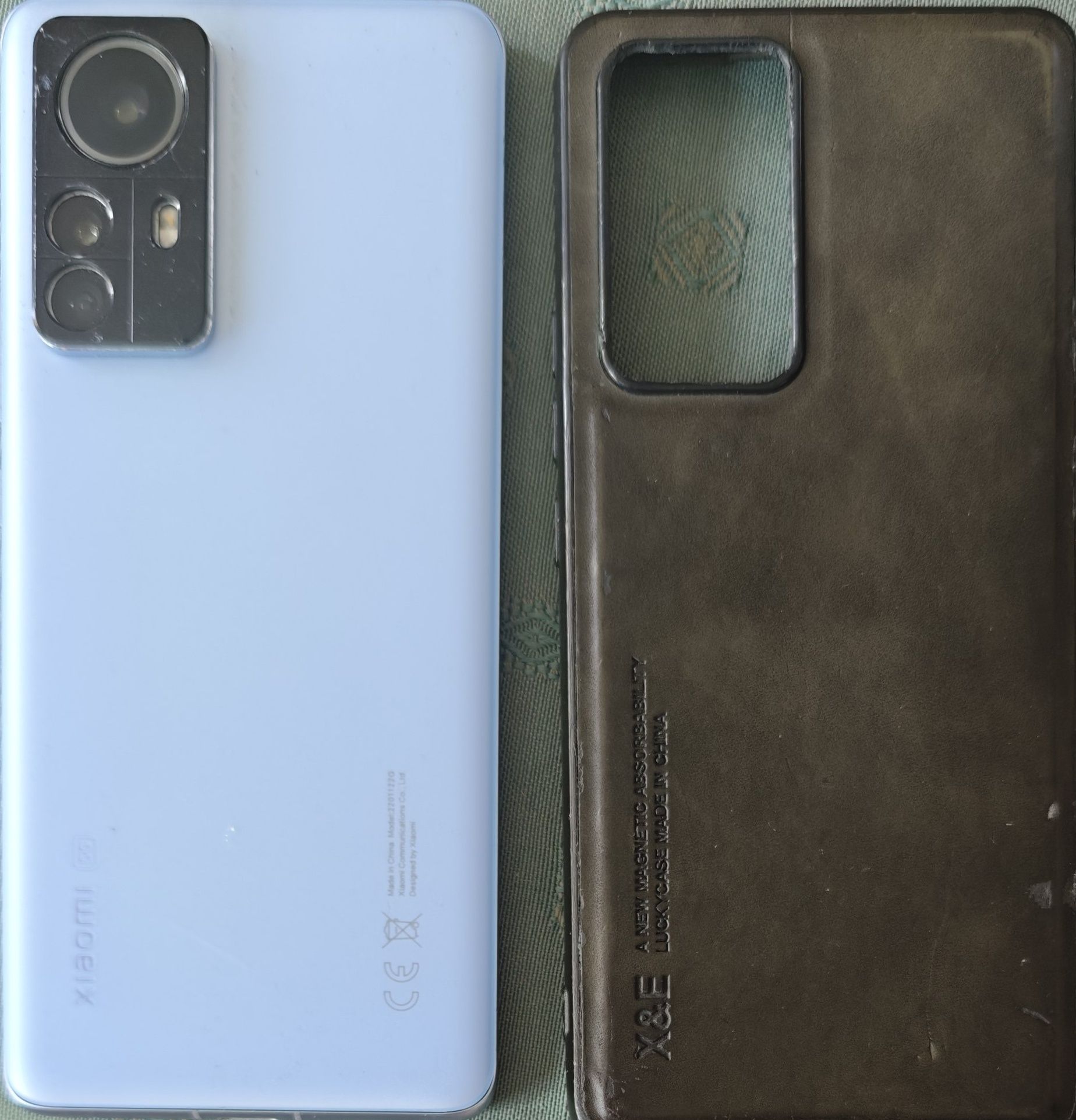 Xiaomi 12 Pro  ( 12 RAM 256gb )