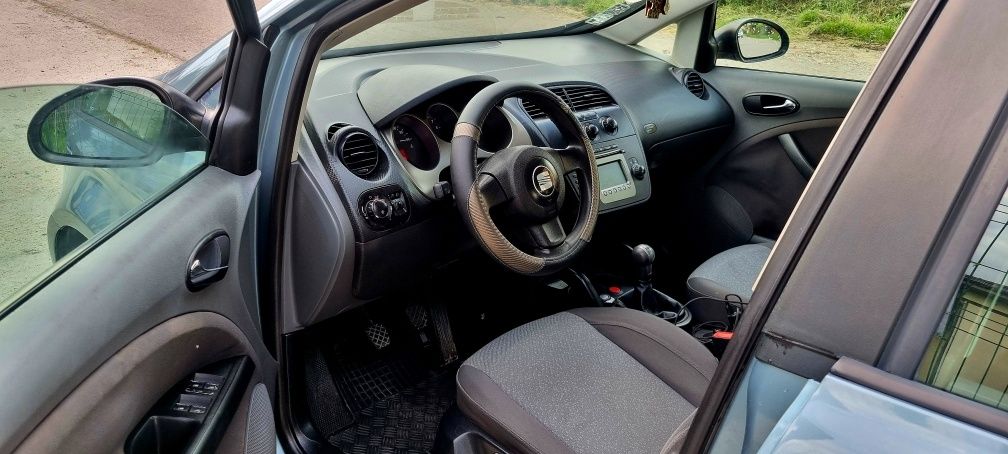 Vând Seat Altea 1.6 mpi