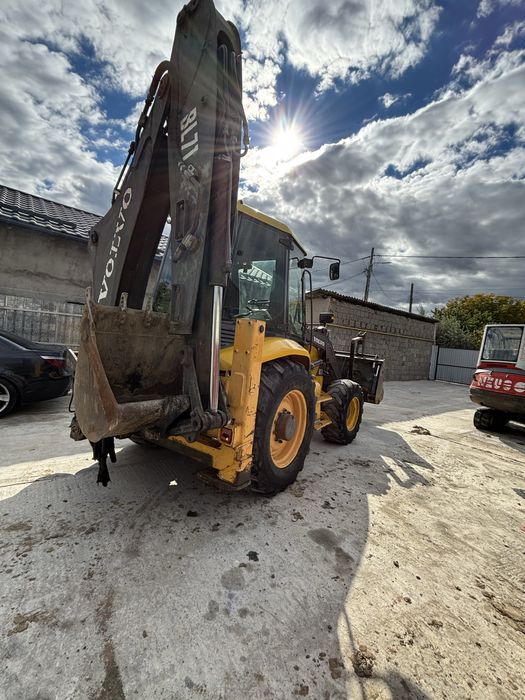 Buldoexcavator Volvo BL71