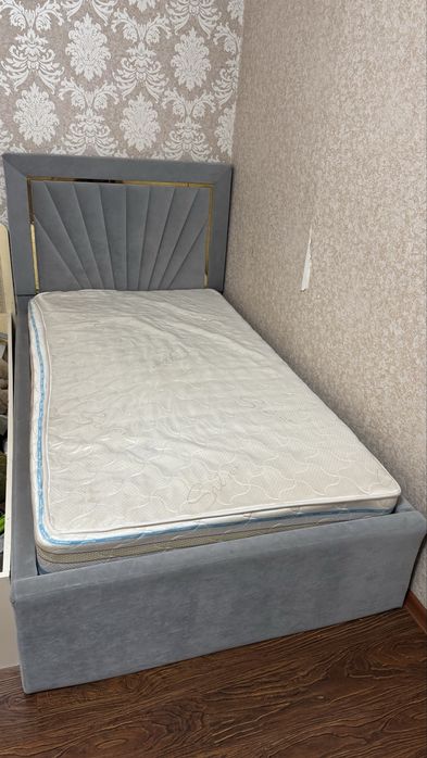 Спальная кровать