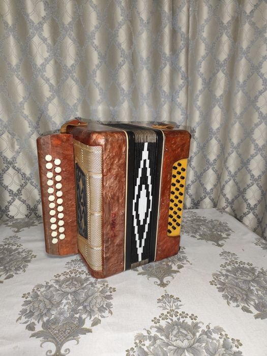 Гармонь Троянда   .