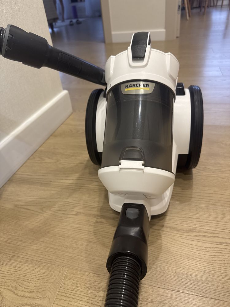 Продаю пылесос Karcher VC 3