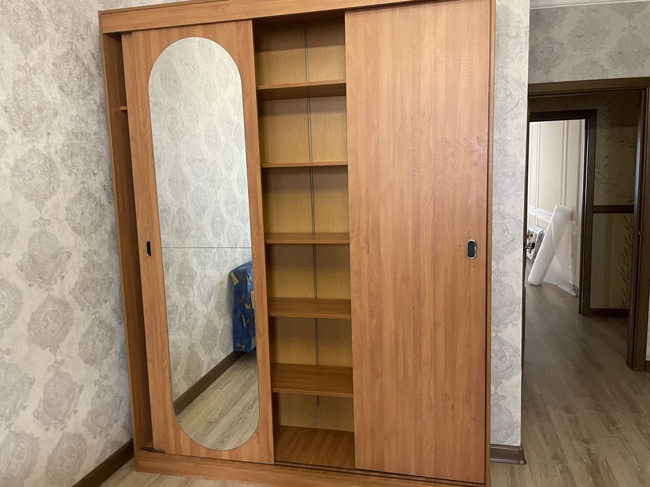 Шкаф купе в хорошем состоянии