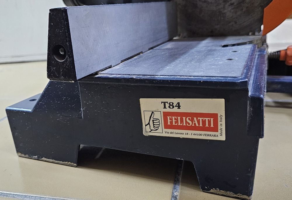 Станок торцовка циркулярная пила Д-250 Италия