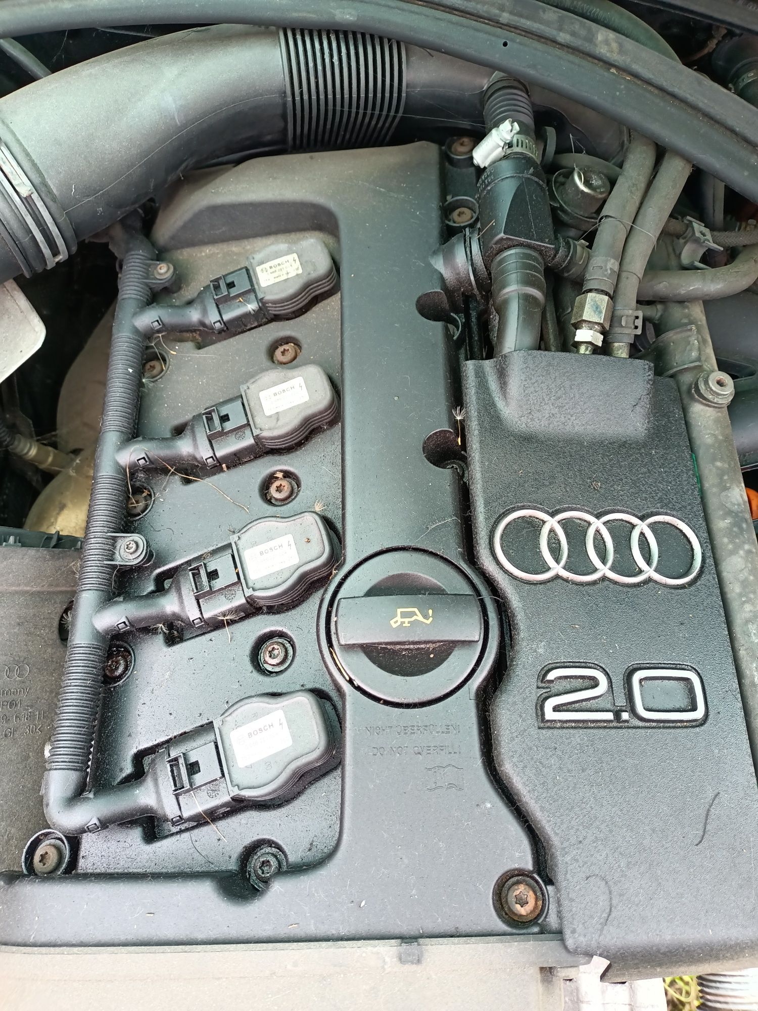 Bobina inducție/  BOSCH  audi A4 B7 2,0 benzina