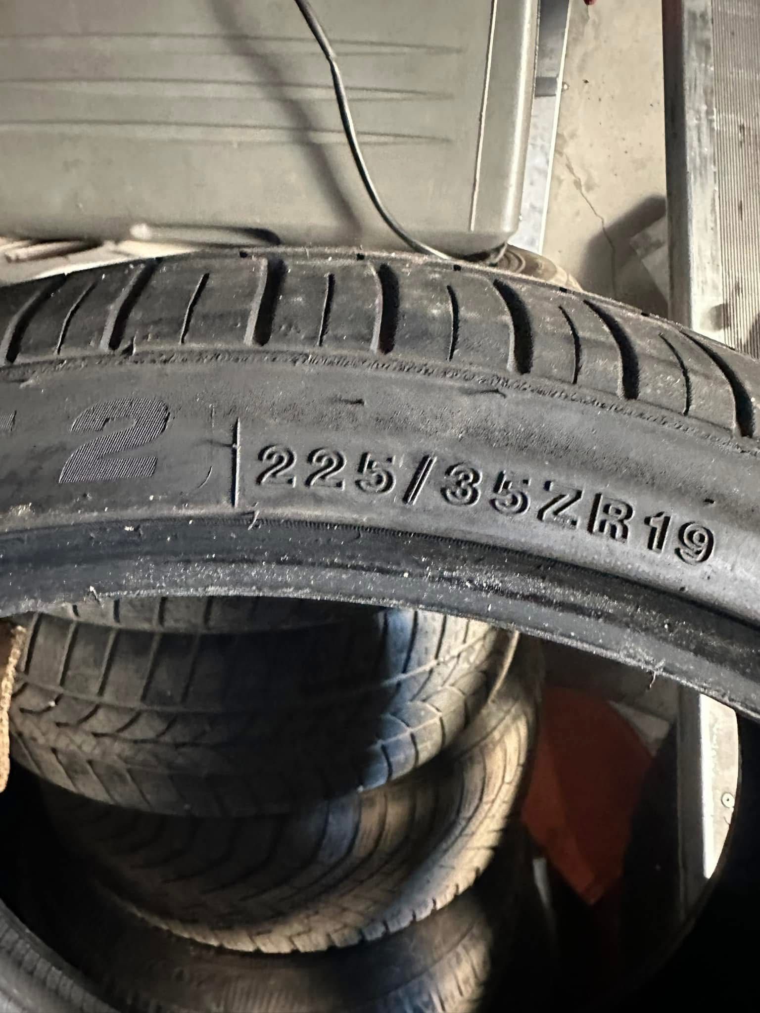 225/35/19 - 2 броя