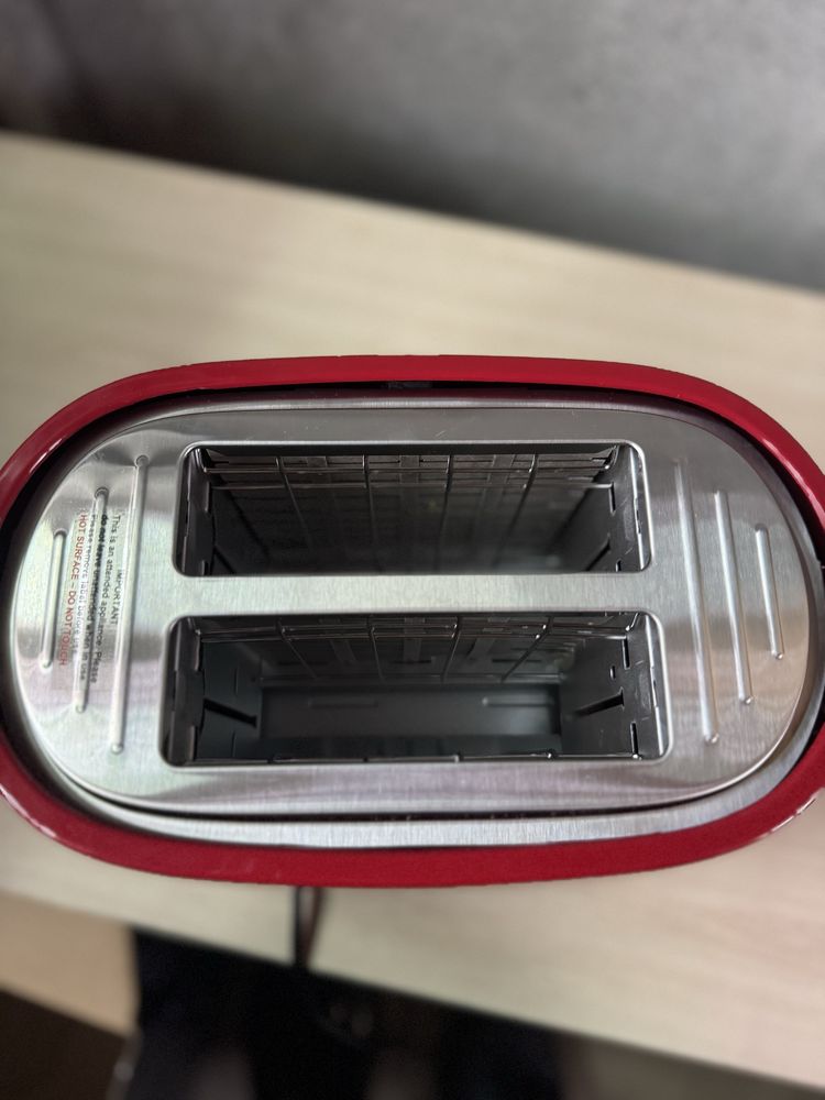 Тостер за филийки Delonghi