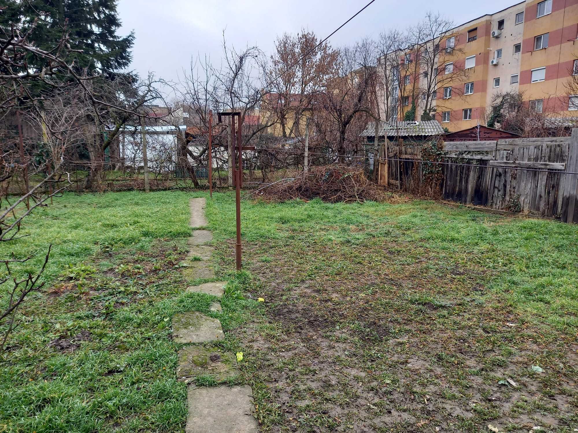 De vanzare casa cu gradina zona centrala