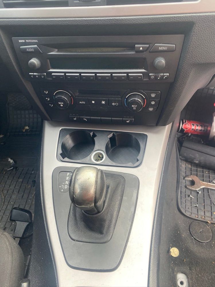 Cup holder за BMW E90, E91,E92, E93.