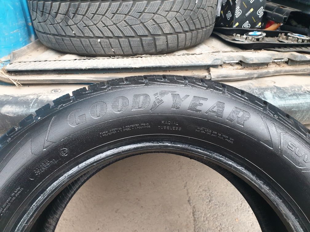 Vand doua anvelope Goodyear ultragrip 225 60 17