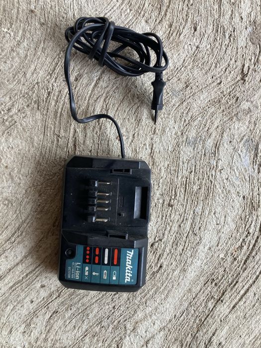 Alimentator Incarcator Makita DC 18WA 14,4v-18v 1,7A
