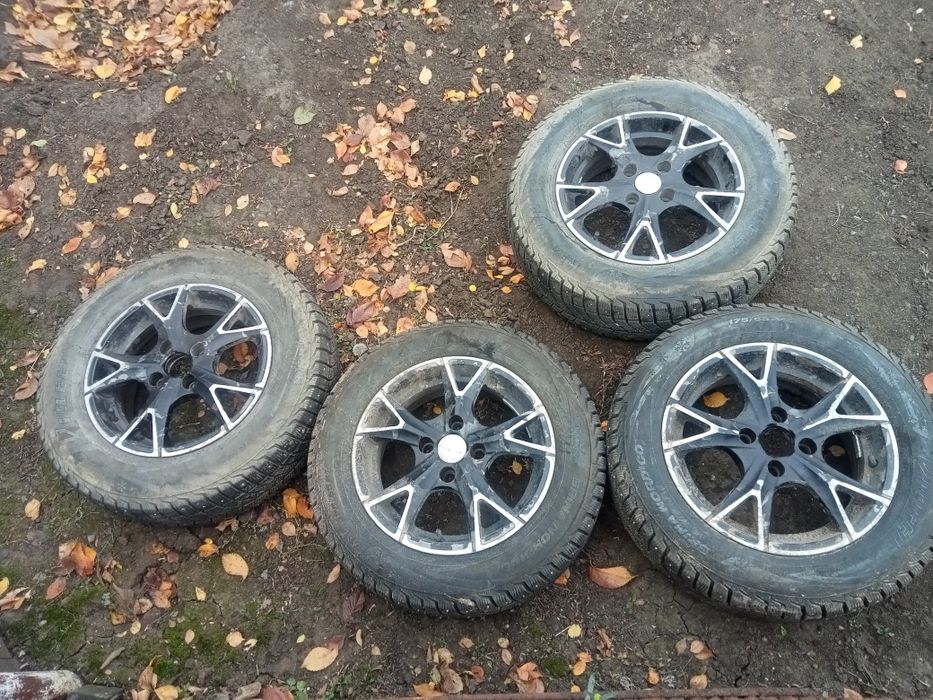 Продам зимние шипы с титанкой.