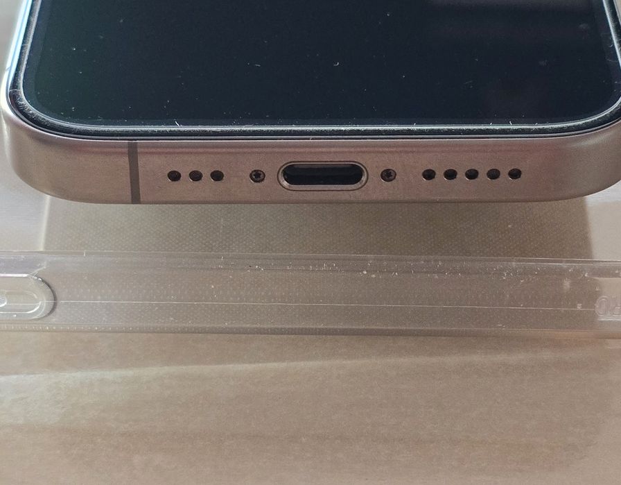 iPhone 15 Pro, 128GB, Natural Titan, в гаранция, перфектно състояние