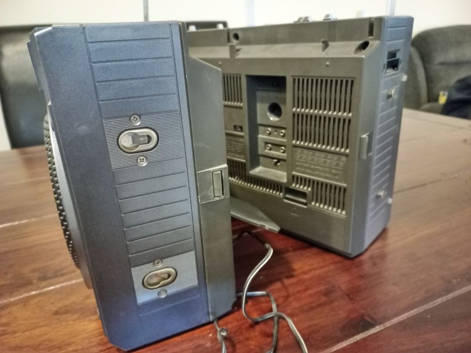 Hitach - радио касетофон