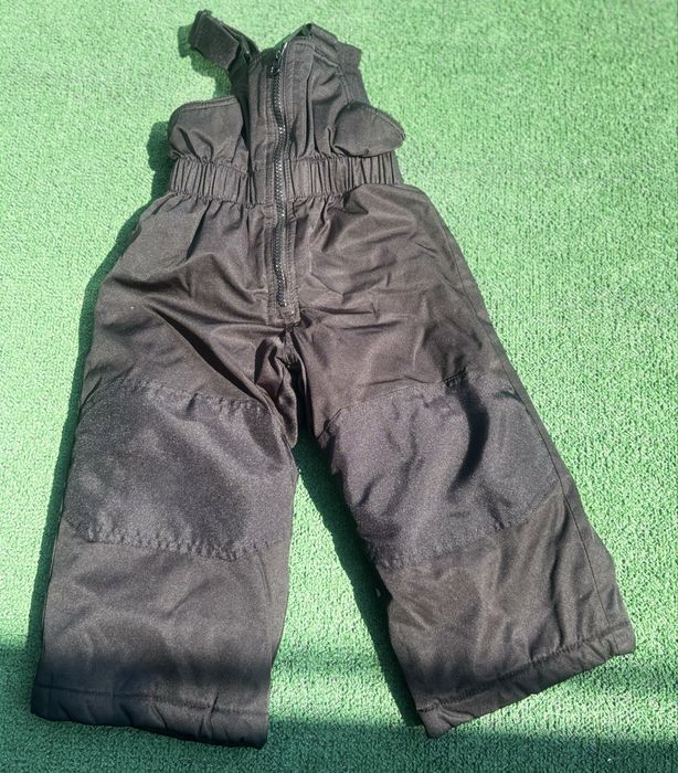 Обувки за момиче 28 и играчки и дрехи