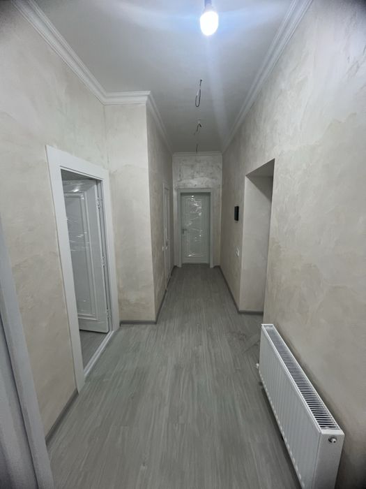 6 mikrayonda 2 xonali 92 kv 2 etaj sotiladi