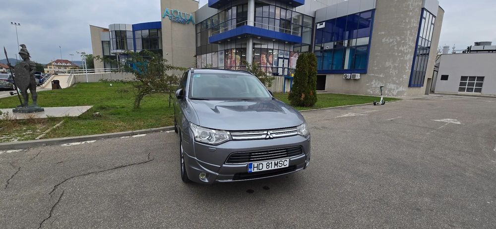 Mitsubishi Outlander Vand Mitsubishi Outlander PHEV dotari FULL Model InStyle (HIBRID+GPL)