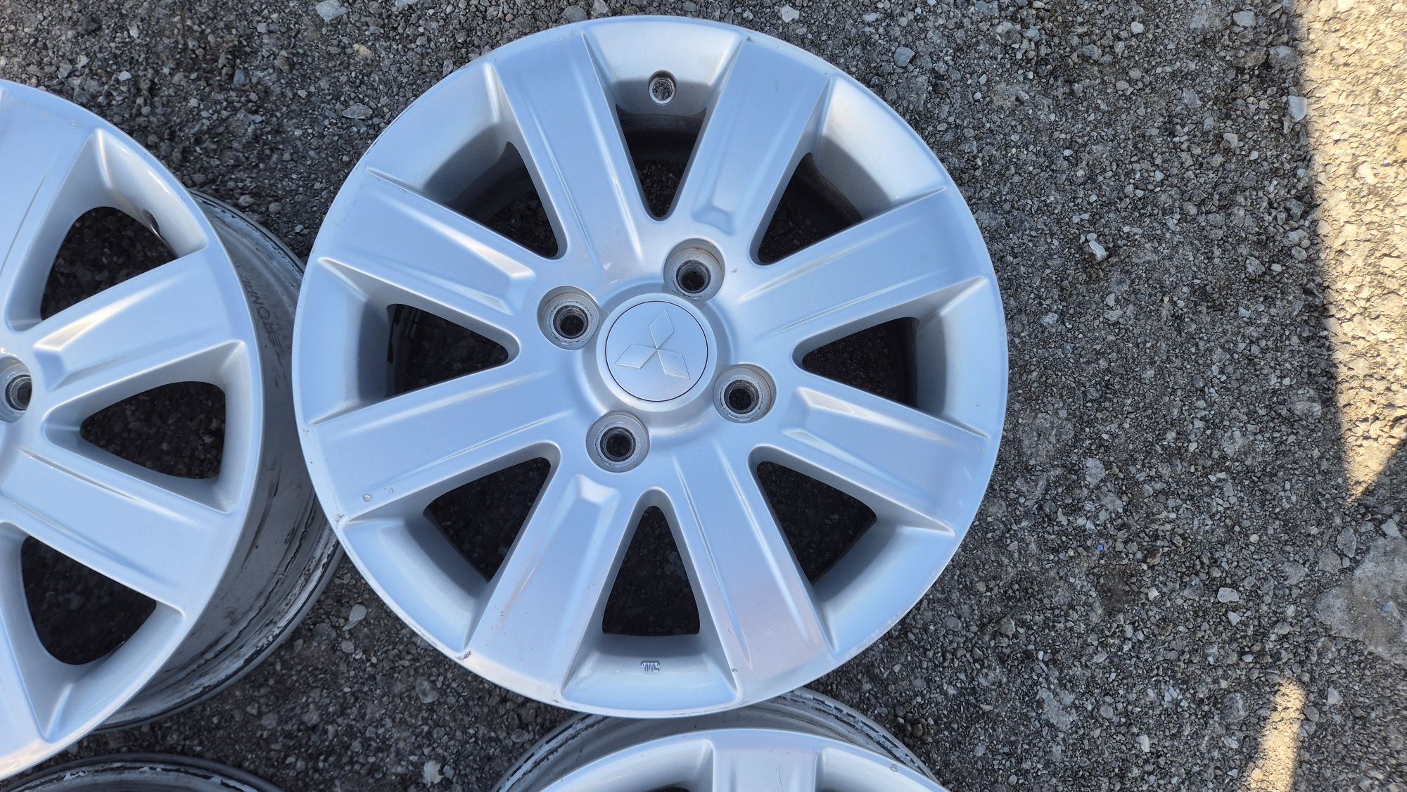 Оригинални джанти Митсубиши 4/114.3 Mitsubishi Colt 4x114.3