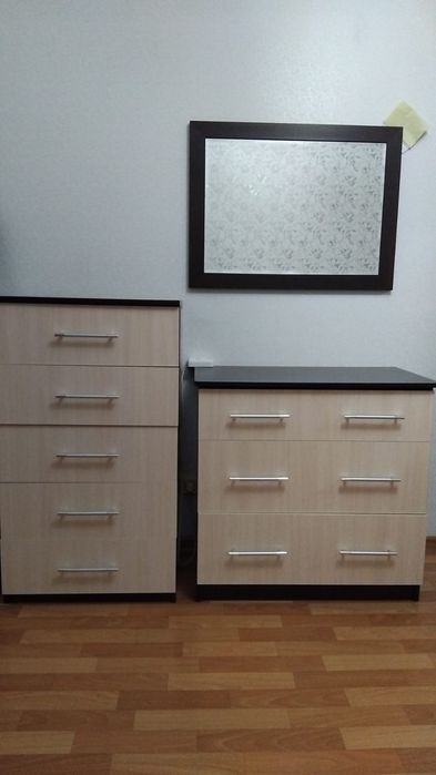Продам тумбы и зеркало