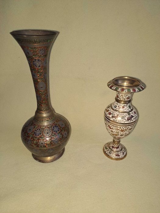 vaza alama gravata pictata vaza bronz