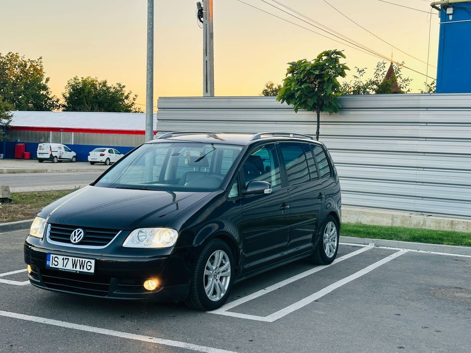 Vând VW Touran  2.0 TDI 140 CP,7 locuri
