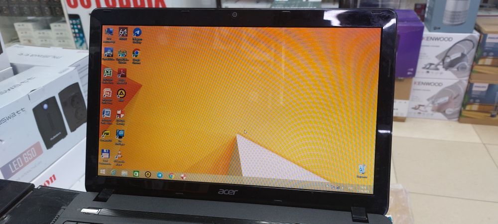 Acer Intel celeron B815 DDR 4Gb SSD 120Gb HDD320Gb