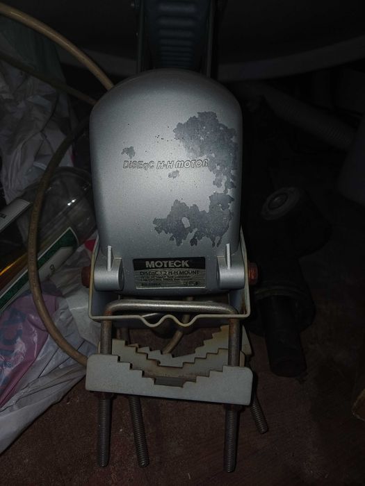 Сателитна антена с мотор и позиционер