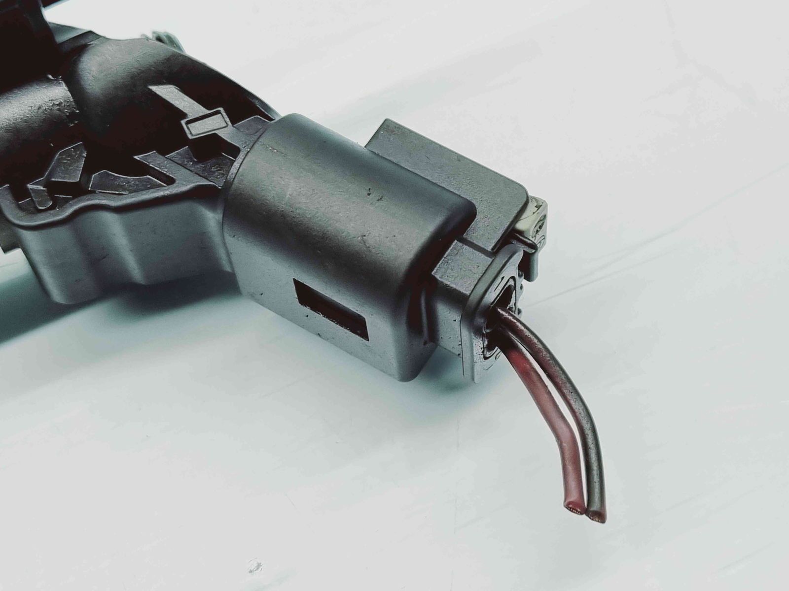 Injector Mercedes Sprinter 3.5-t (906) [Fabr 2006-2013] A6420701387 |