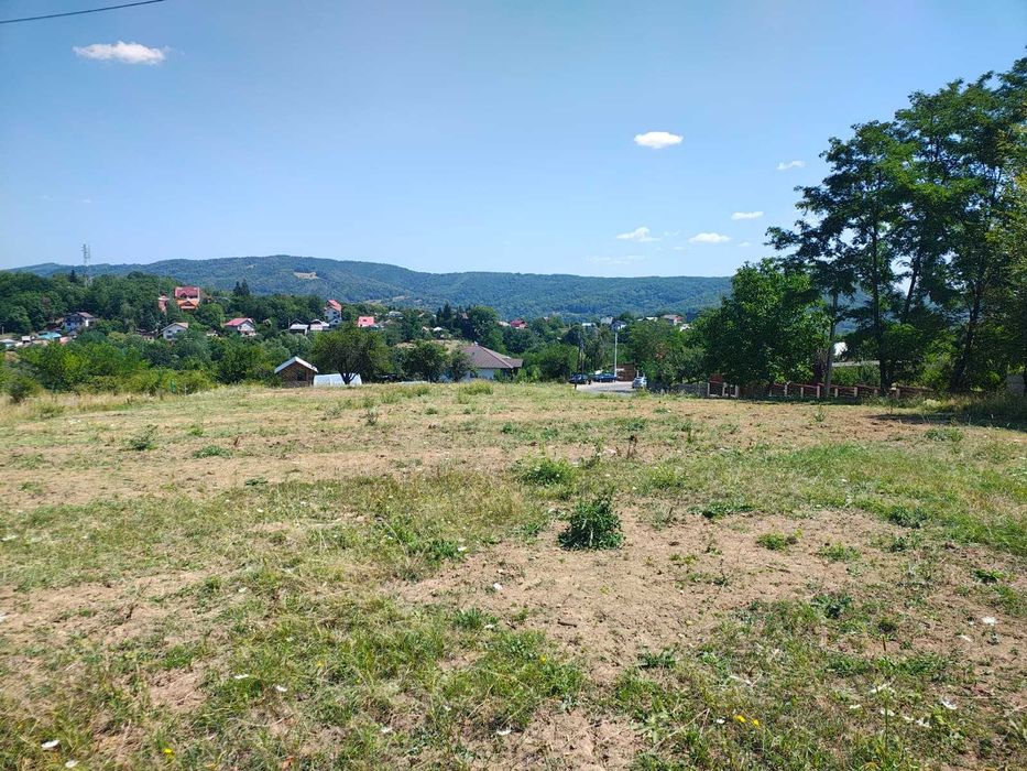 Teren intravilan 1500m Valenii de Munte