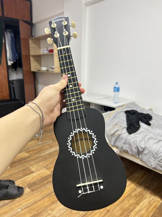 Продаем укулеле!!