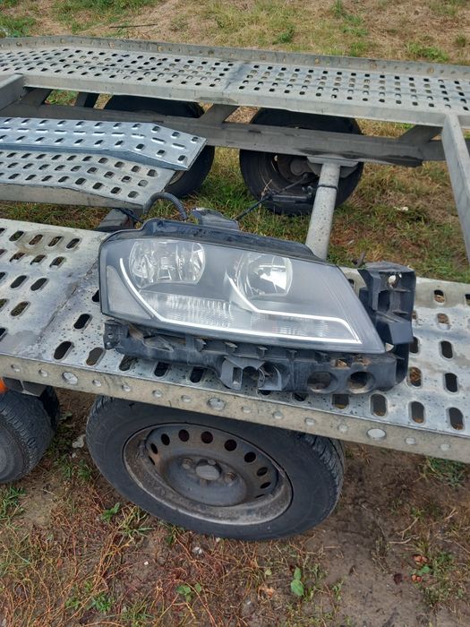 Десен фар ауди а3 2009 до  2012