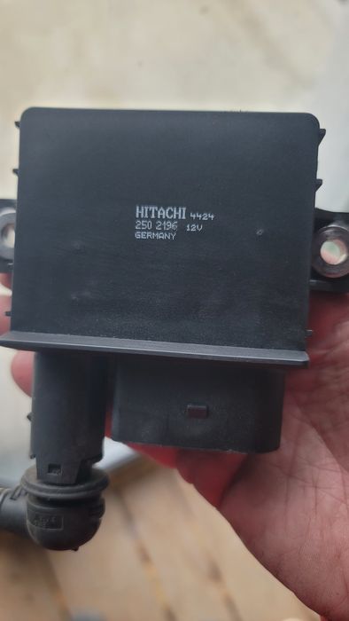 Vând releu bujii Hitachi ptr bmw 2.0 d