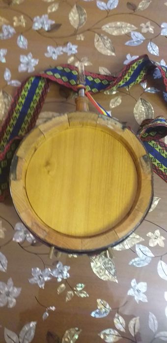 Ploscă tradițională,model rustic executată doar din lemn  stil butoi