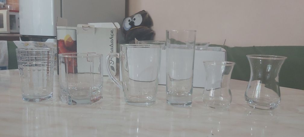 Продаётся много посуды.