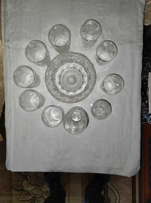 Кухонные наборы, посуда.