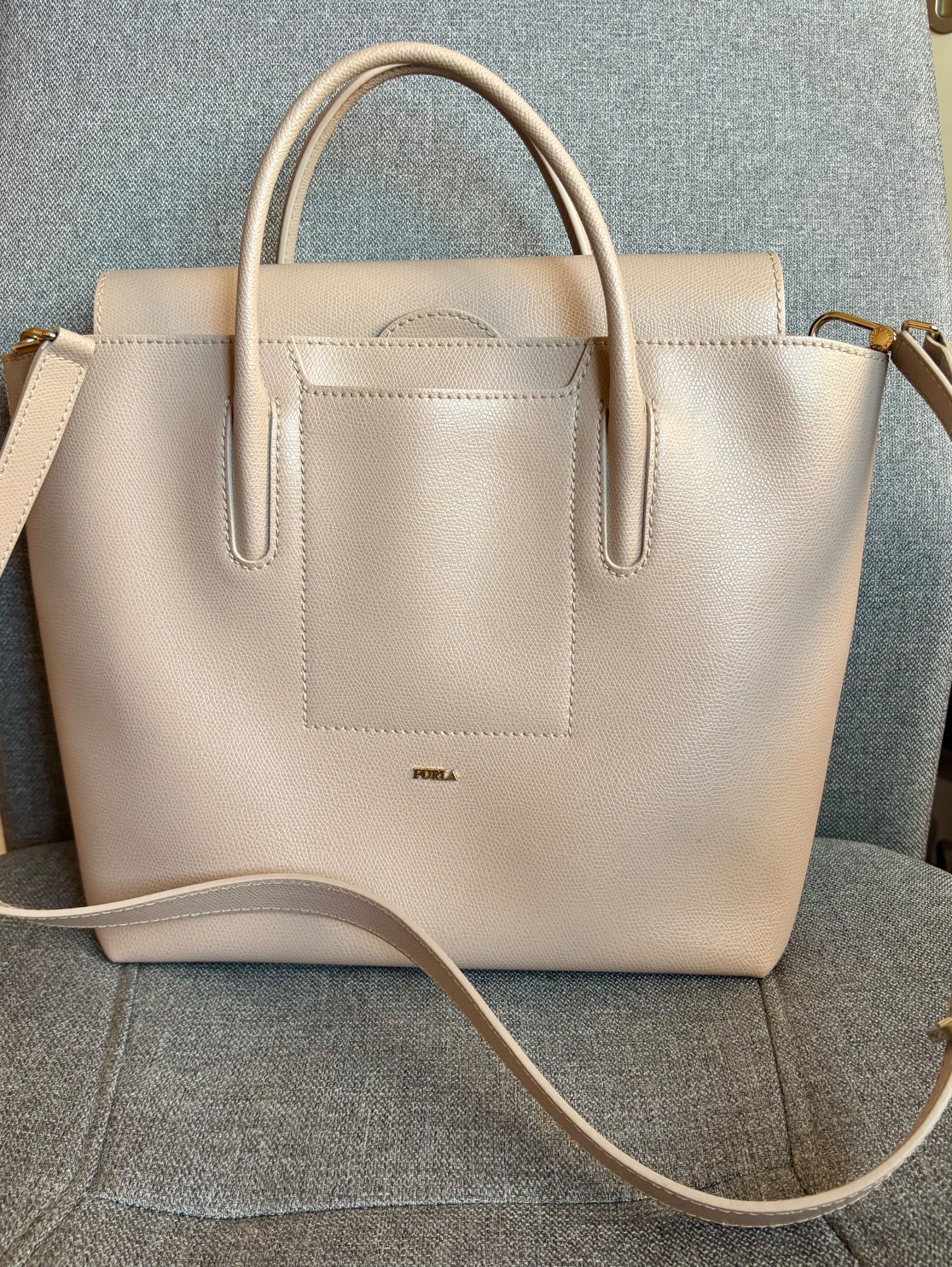 Чанта Furla, бежова, голяма, в отлично състояние