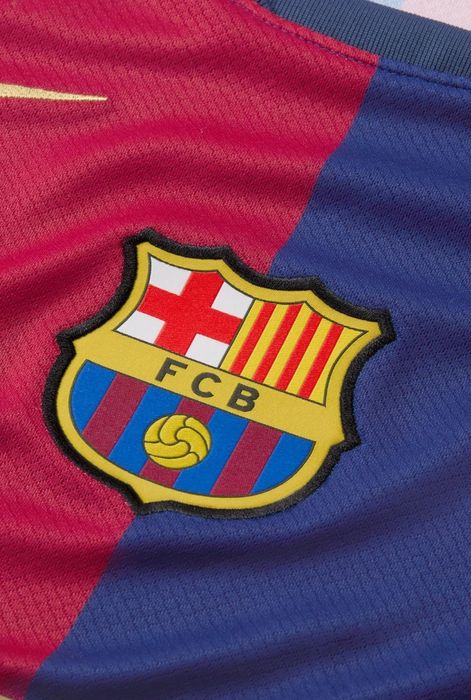 Tricou Nike nou cu eticheta, FC Barcelona, mărimea M, însemne brodate