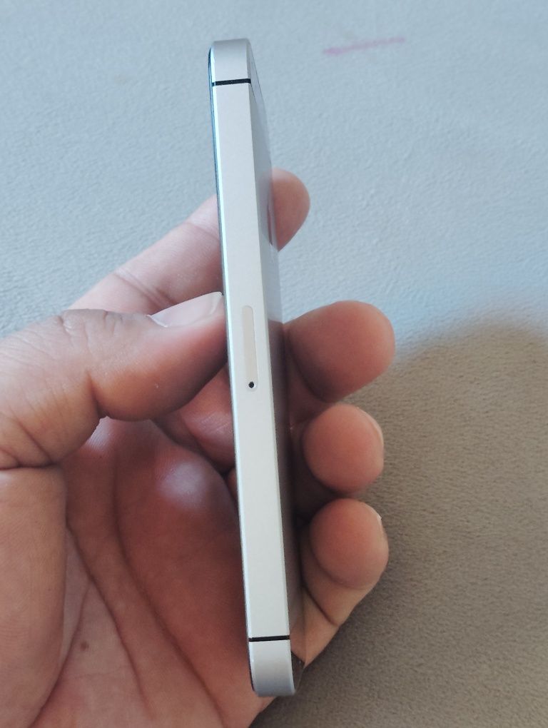 iPhone 5se 32 Гб  холати идеал