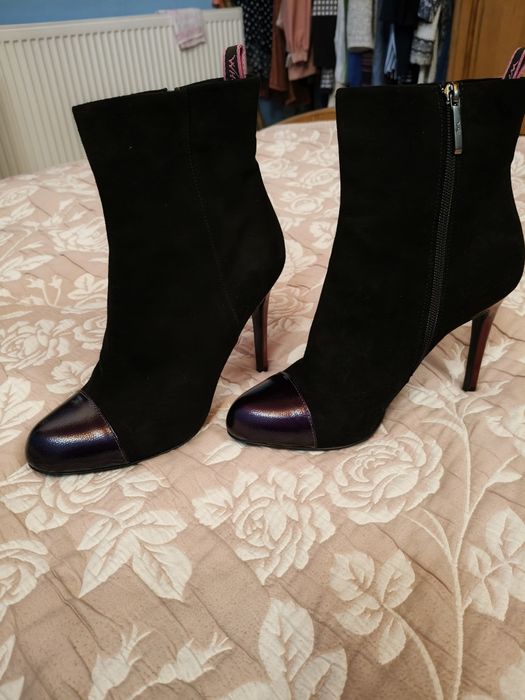Botine Why by Denis shoes (Anna Cori) din piele intoarsa