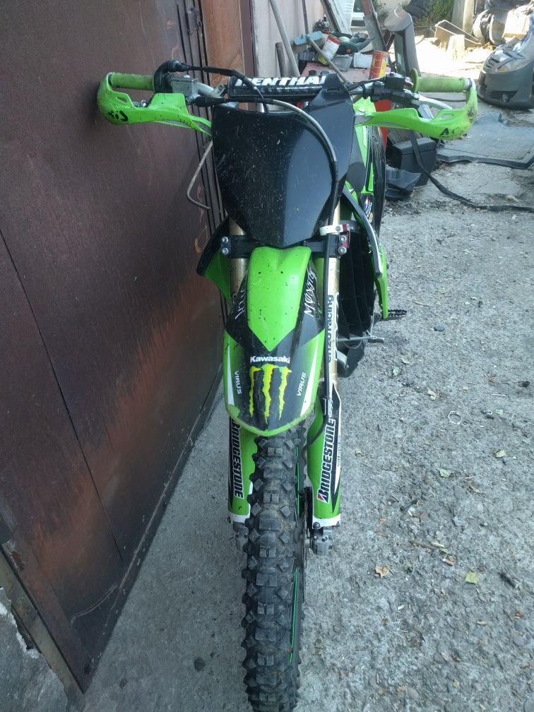 Kawasaki KX250F на части