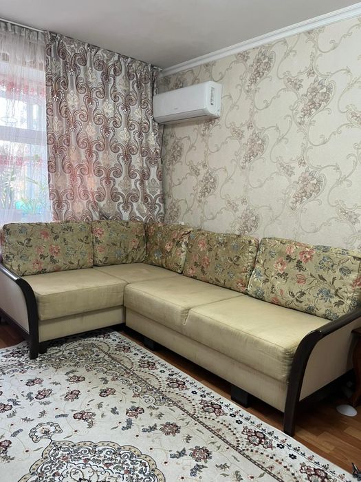 Продам диван угловой в отличном состоянии
