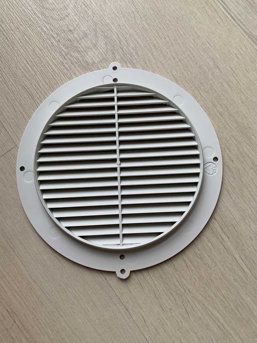 Пластмасова решетка за вентилация 150мм