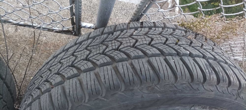 Продавам зимни гуми 225/45/17