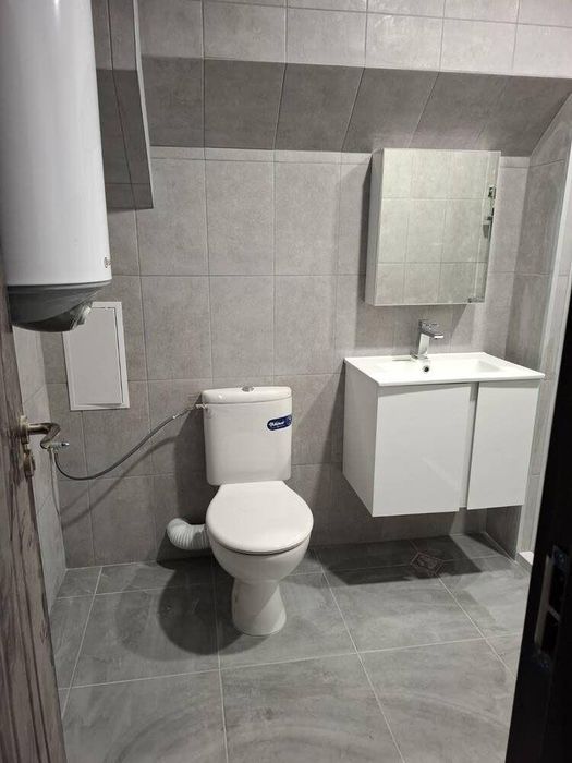 Дава се под наем Двустаен апартамент в Бургас, Славейков - 70 кв.м за 357 € - Снимка #2