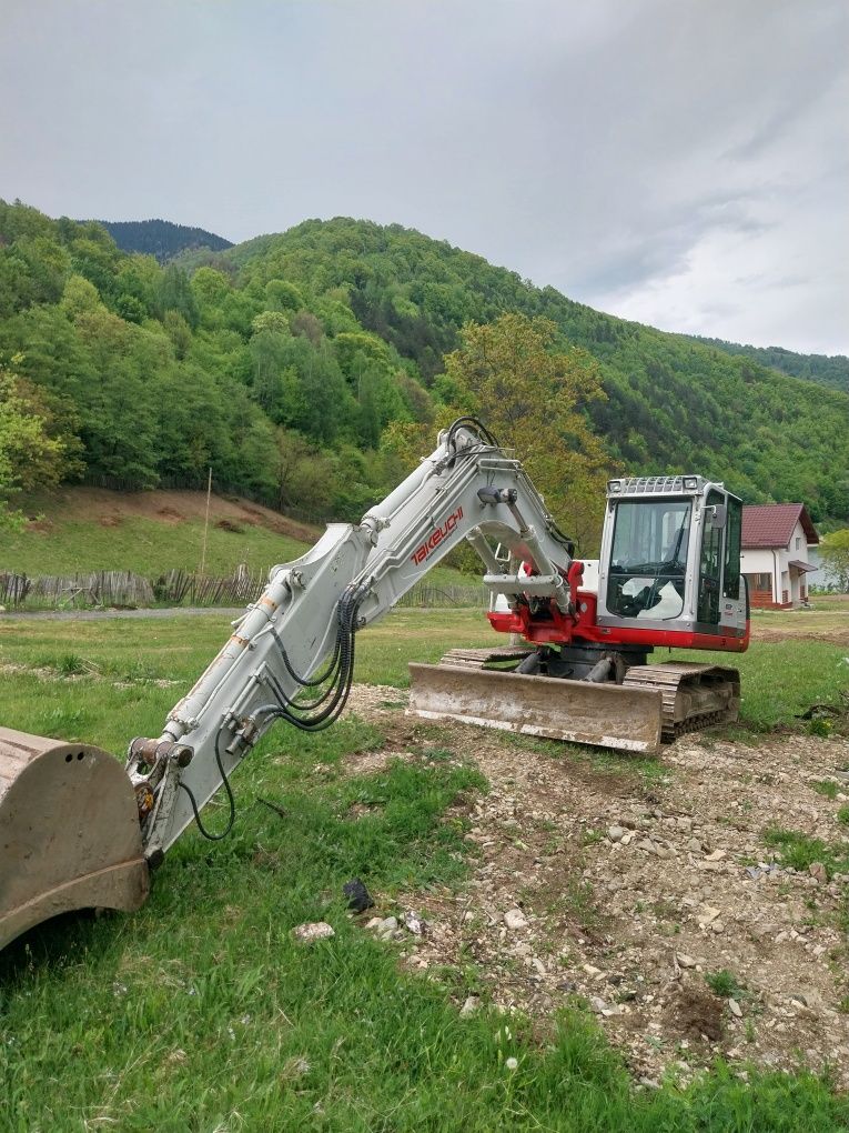 Inchiriez excavator și basculă