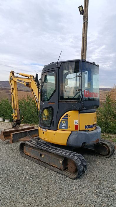 Mini-excavator komatsu