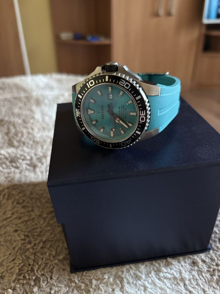Мъжки часовници Festina и Swatch
