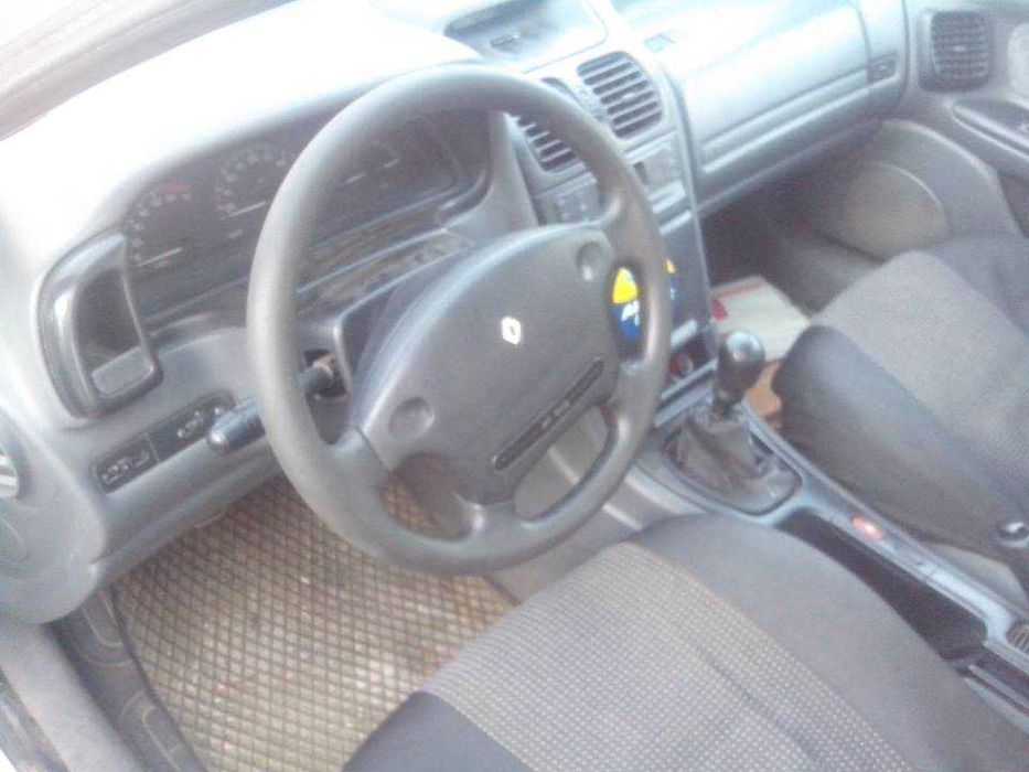 Рено  лагуна  2.0  бензин