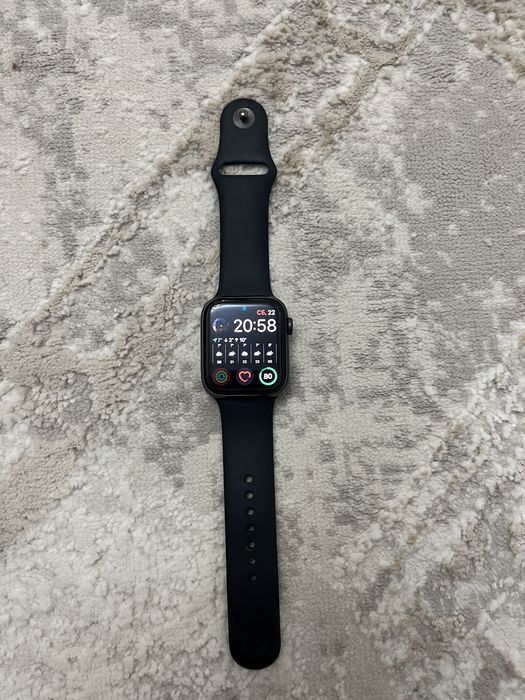 Продам apple watch se 44 mm