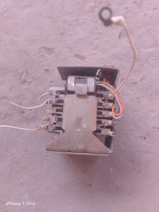 Transformator (220V → 12V va boshqa chiqishlar)